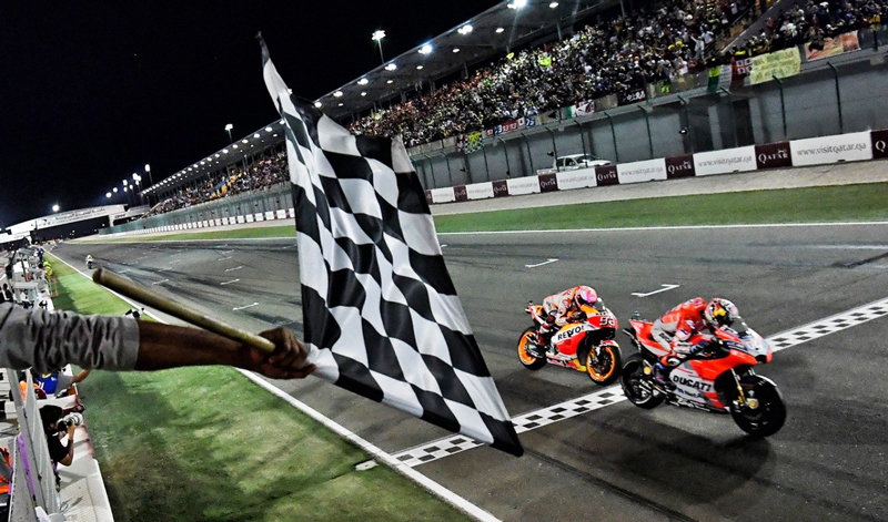 Andrea Dovizioso gana en la primera carrera del Campeonato Mundial de MotoGP