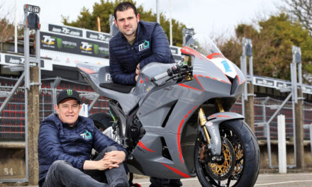 De rivales a compañeros de equipo: John McGuinnes y Michael Dunlop correrán juntos en el TT Isla de Man 2018