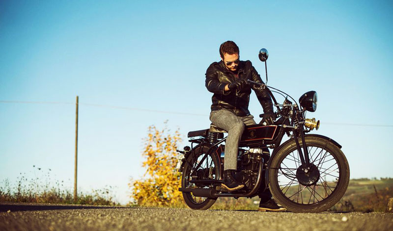 La Black Douglas Sterling, una motocicleta clásica pero con espíritu moderno