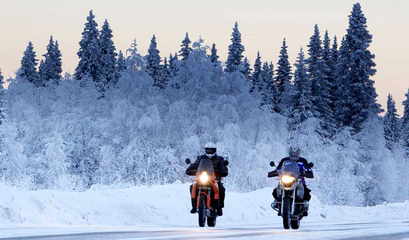 Consejos para conducir tu moto durante el invierno