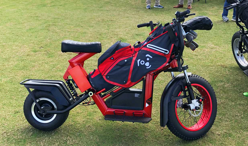 La tecnología se extiende a todos los territorios: motocicletas de golf