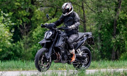 KTM trabaja en su 790 SMC, una auténtica combinación entre la Duke y la Adventure