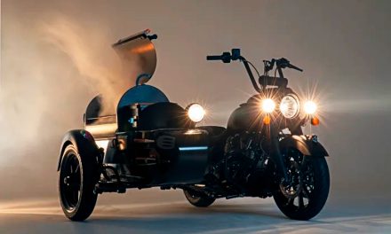 Indian Motorcycle y Traeger se unen para crear la motocicleta con parrilla rodante en el sidecar