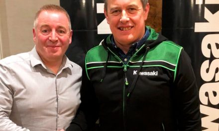 John McGuinnes y Kawasaki juntos en el TT Isla de Man 2020