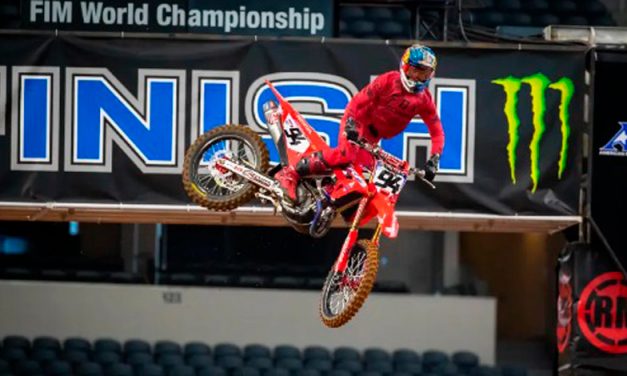 Hunter Lawrence obtiene la primera victoria de AMA 250SX en la carrera de Arlington 2 Supercross