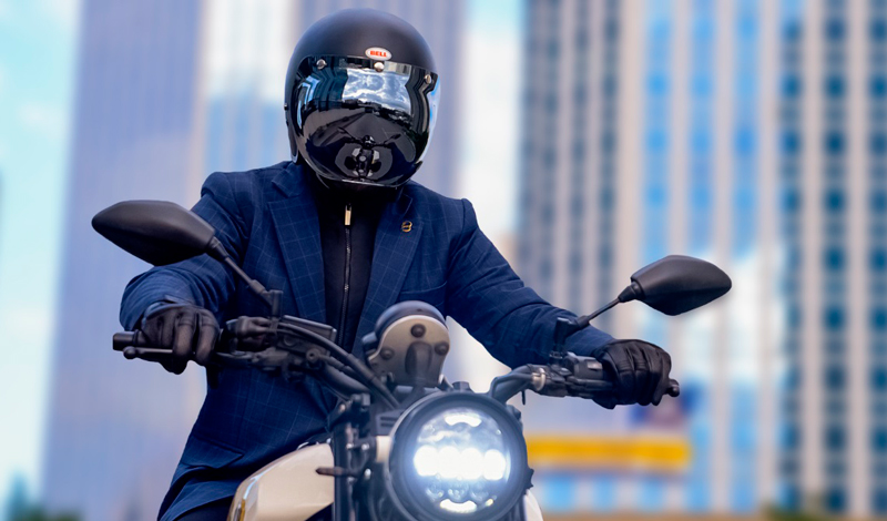 Elegancia y protección, un blazer para ir en moto