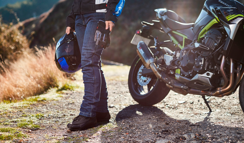 Seventy Degrees lanza colección de jeans para motociclistas
