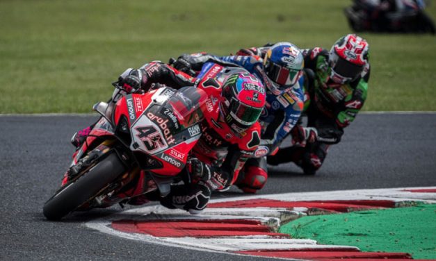 Scott Redding consigue el triunfo en el Campeonato Mundial de Superbikes