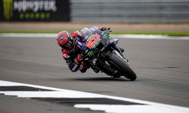 Fabio Quartararo con Yamaha ganador de MotoGP en Silverstone