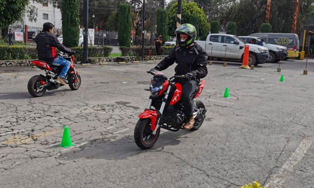 Cursos de manejo básico, intermedio y avanzado con DRISTIMOTO