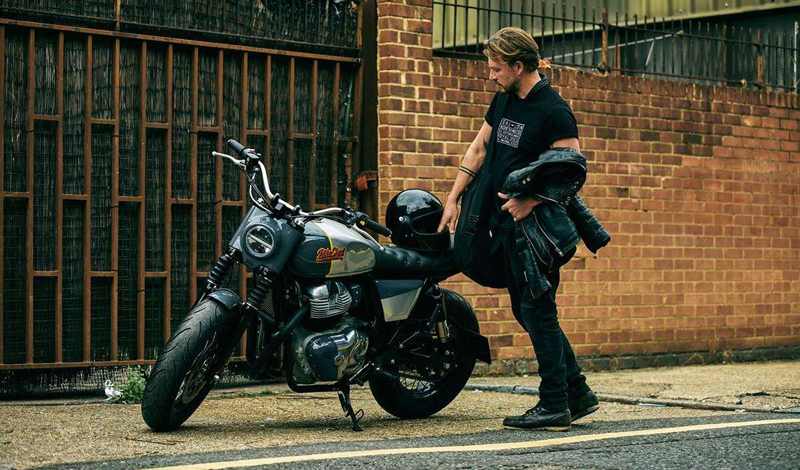 Royal Enfield lanza línea de ropa junto a Bike Shed