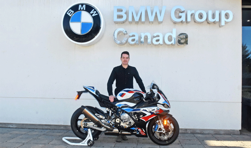Al final de una temporada emocionante: Ben Young gana el BMW Motorrad Race Trophy 2021