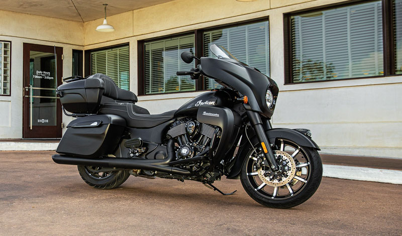 La INDIAN Roadmaster Dark Horse 2022