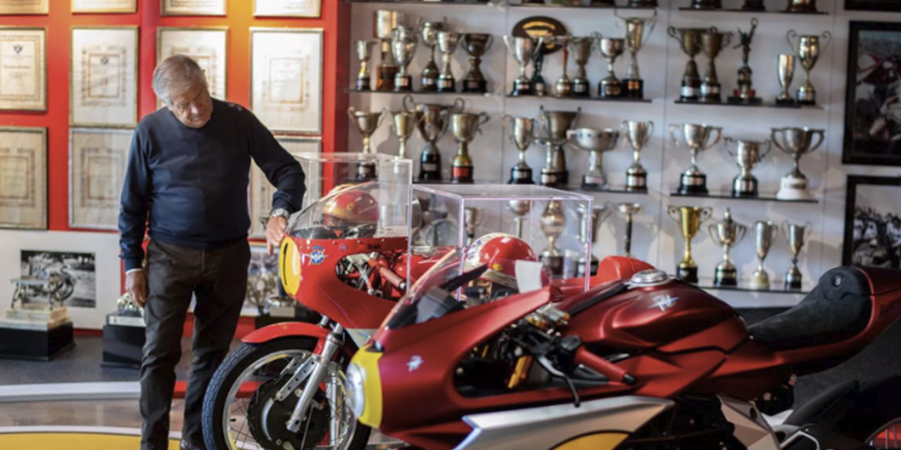Giacomo Agostini, una estrella mundial de las carreras de motos y durante sus 14 años en el Campeonato del Mundo compitió al máximo