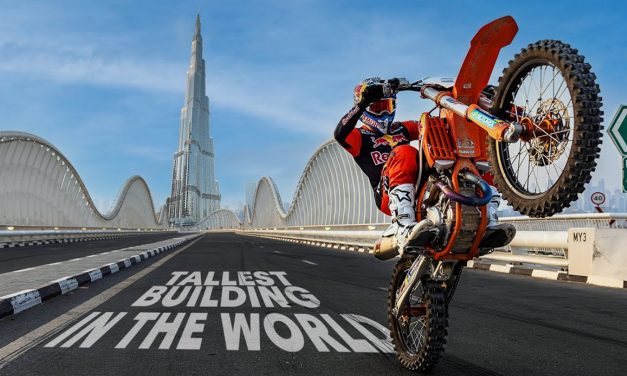 Sam Sunderland, hasta la cima del edificio más alto del mundo