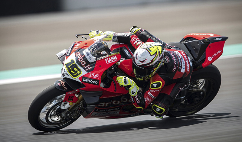 Álvaro Bautista, nuevo campeón del mundo de Superbikes