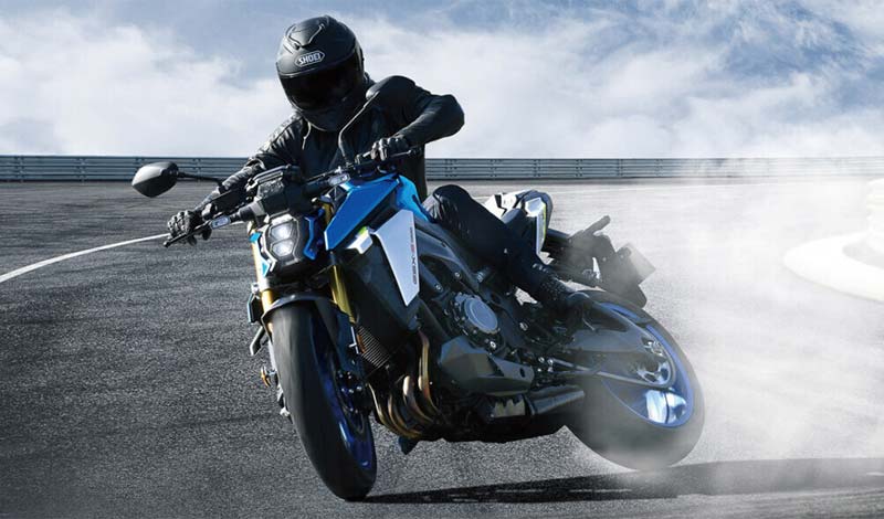 Suzuki se une a las motos eléctricas en 2024, pero también quiere apoyar a las motos de gasolina
