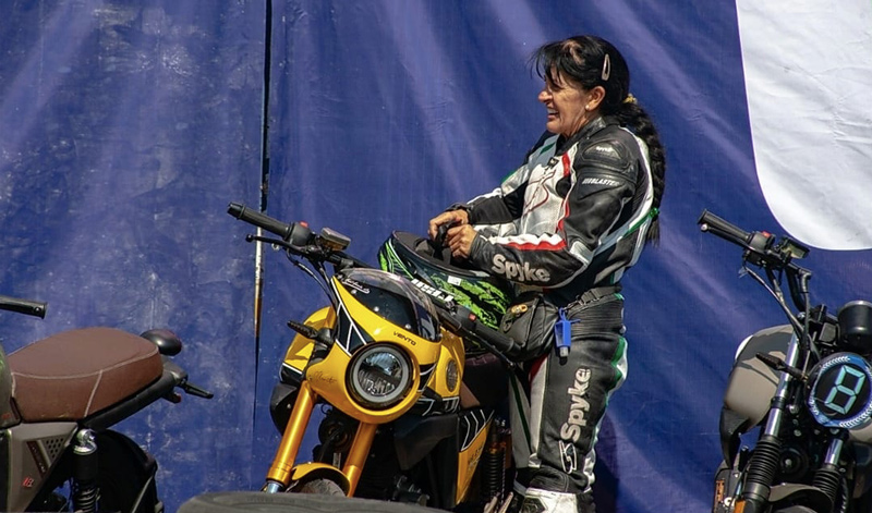 Claudia Galera, pionera en el motociclismo femenil mexicano