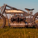 JAP V8: Una motocicleta con motor de avión