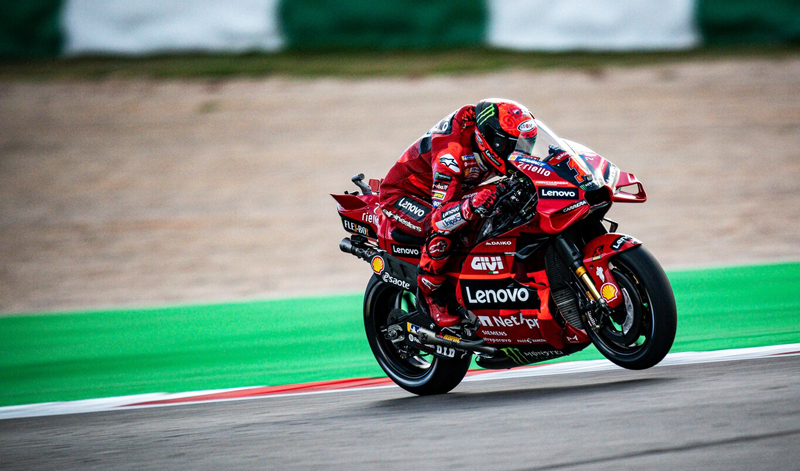 Bagnaia logra otra fantástica victoria en Portimao en la categoría reina