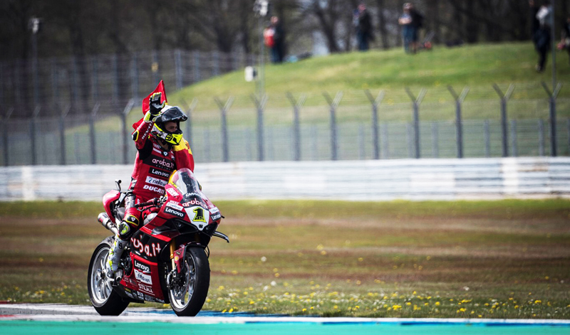 Triplete de Álvaro Bautista en Assen en el Campeonato Mundial de Superbikes