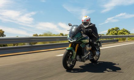 Moto Guzzi V100, una motocicleta moderna con tecnologías avanzadas