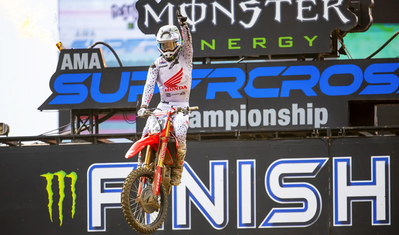 Chase Sexton gana el Supercross de Nashville y ocupa el segundo lugar en el campeonato