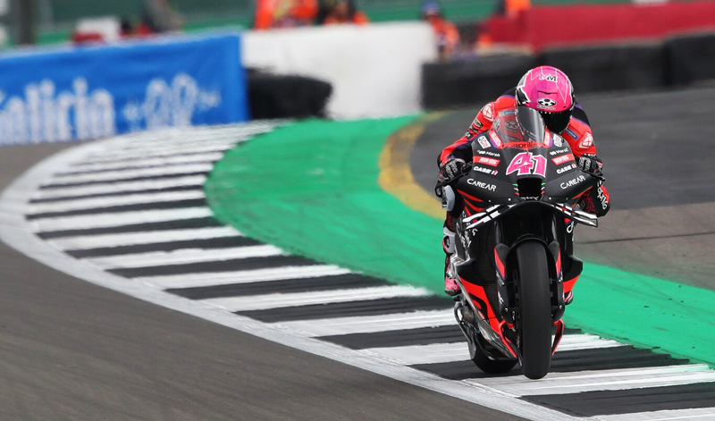 Aleix Espargaró gana su segunda carrera de MotoGP en el circuito de Gran Bretaña