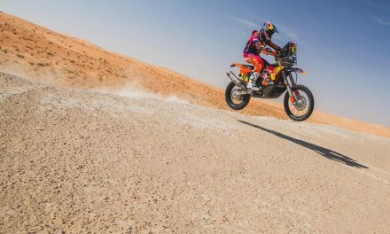Kevin Benavides del equipo KTM se lleva la victoria de la etapa 8 del Dakar 2024