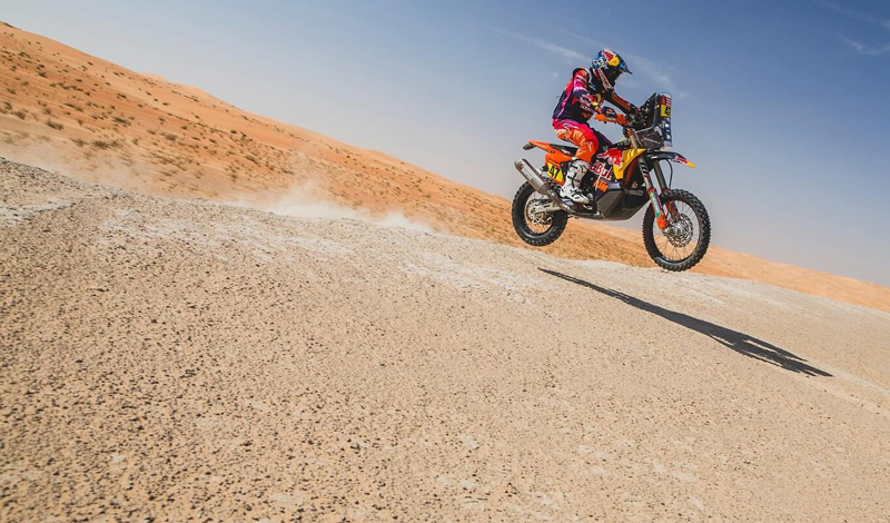 Kevin Benavides del equipo KTM se lleva la victoria de la etapa 8 del Dakar 2024