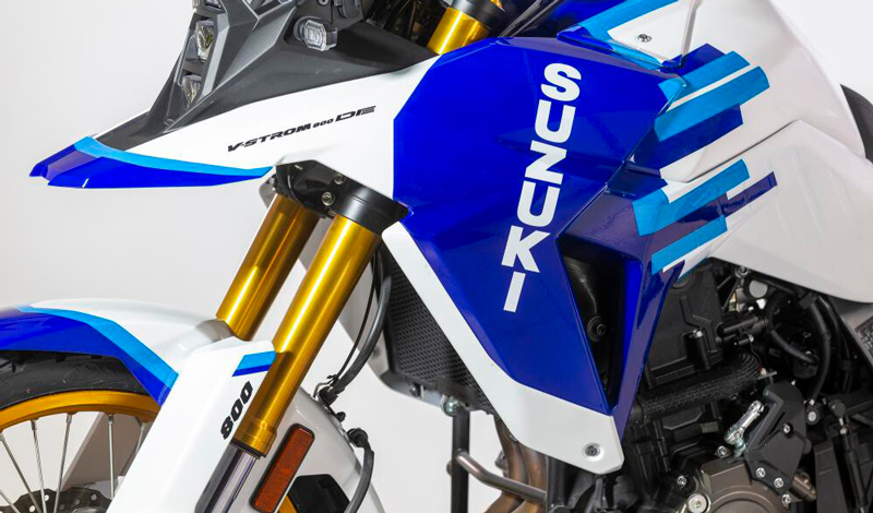 Suzuki rinde homenaje a la época dorada con la V-Strom 800 Djebel