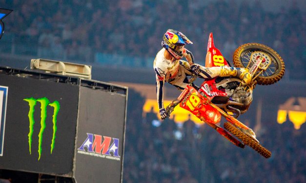 Cooper Webb, ganador de la séptima ronda del Supercross de Arlington 2024