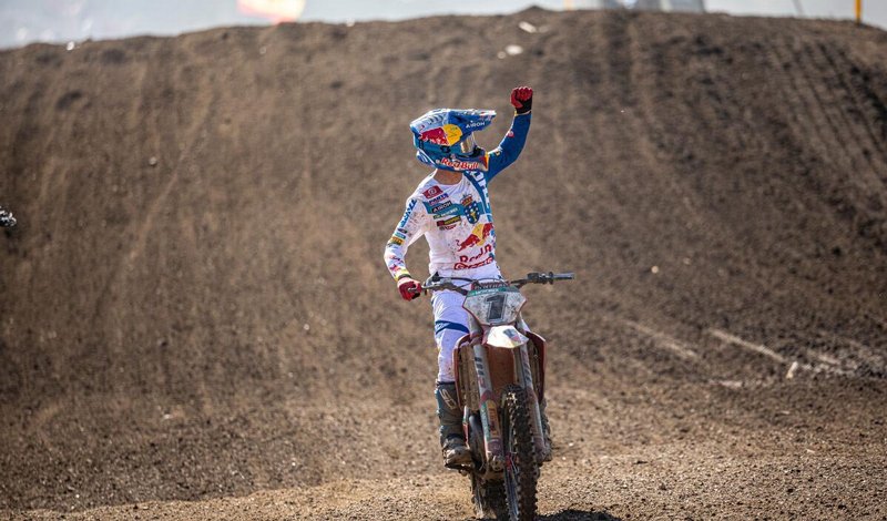 Jorge Prado se lo lleva todo en el MXGP de Galicia