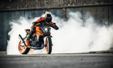 KTM revoluciona con la 990 Duke 2024