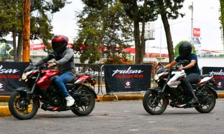 Prueba la pasión en movimiento con el Test driver Bajaj