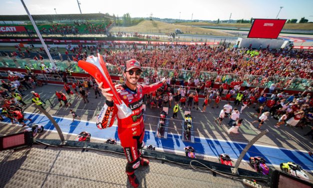 Francesco Bagnaia gana la tercera edición de la Lenovo Race Of Champions, por delante de Andrea Iannone y Marc Márquez