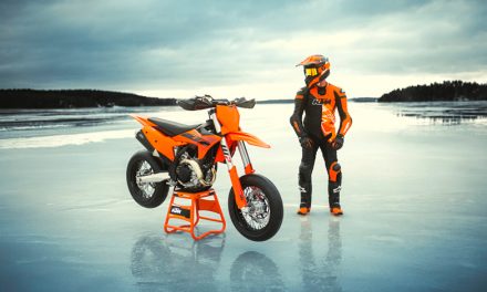 La KTM 450 SMR 2025 incluye más potencia y agilidad