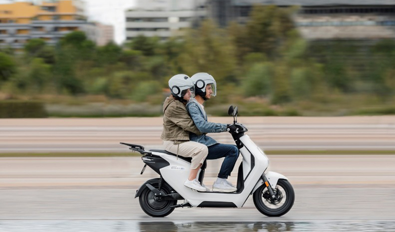 Honda y Yamaha refuerzan su alianza con scooters eléctricos