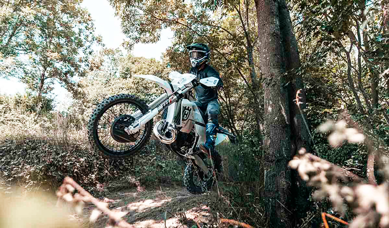 Husqvarna revela sus modelos TE y FE PRO para el 2025