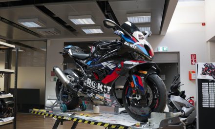 BMW Motorrad lanza la exclusiva BMW M RR WSBK CHAMPIONS EDITION 2024