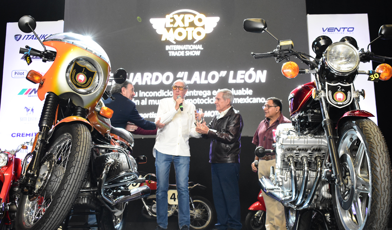 Reunión de Motos Antiguas y reconocimiento a Lalo León como ¨Personaje del Año¨ en Expo Moto CDMX 2024