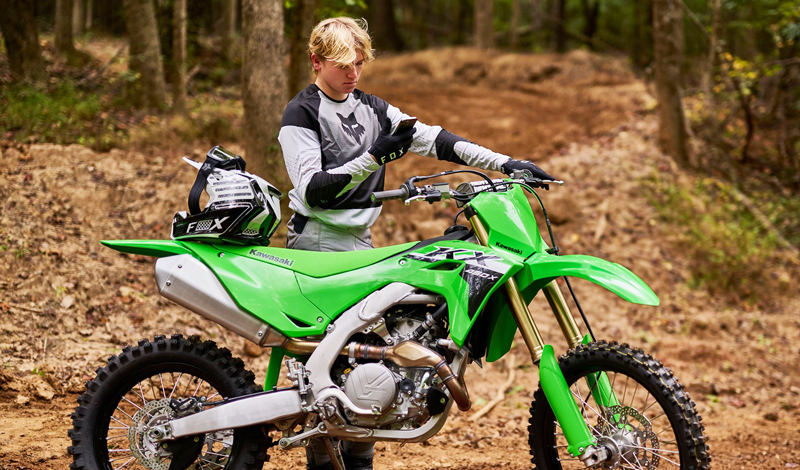 KAWASAKI KX450X, la motocicleta que crea campeones