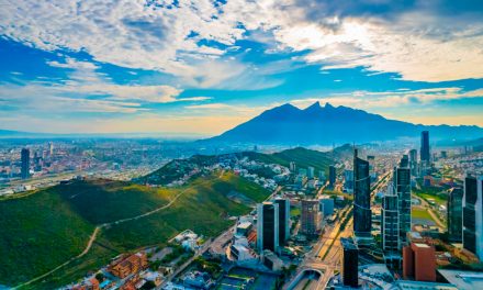 Recorre Monterrey en una ruta extrema de la ciudad a la montaña