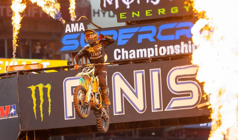 Malcolm Stewart se corona ganador en el Supercross de Tampa con Husqvarna