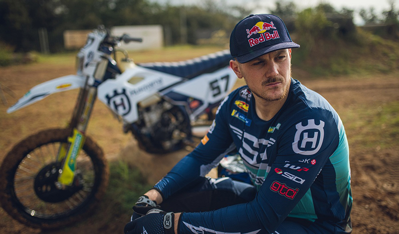Billy Bolt ofrece una rueda de prensa exclusiva, tras proclamarse campeón del mundo de SuperEnduro FIM 2025
