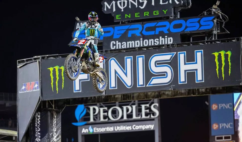 AMA Supercross Pittsburgh 2025: Copper Webb terminó en primer lugar