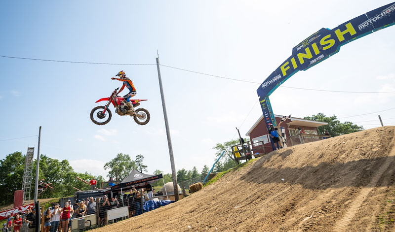 Jett Lawrence del equipo de Honda se proclama ganador del AMA Motocross en Southwick National