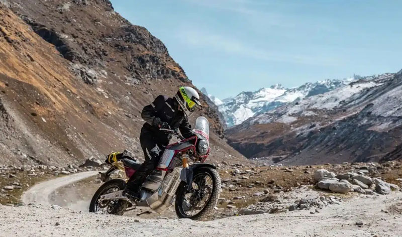 Royal Enfield continúa en la evolución de uno de sus desarrollos más ambiciosos: La versión eléctrica de su emblemática Himalayan