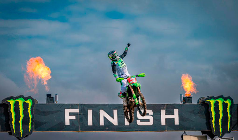 Rubén Fernández vuelve al podio en Gran Bretaña en el MXGP