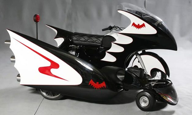 ¡De ciudad Gótica a tu cochera! Yamaha 250 Bat-Cycle